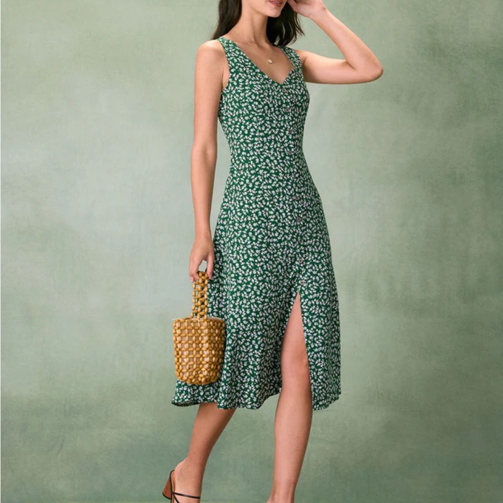 Rihoas Green V Neck Floral Button Midi Dress - Picture 5 of 10